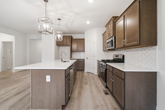 888 Joe Miller Dr, Hendersonville, TN 37075