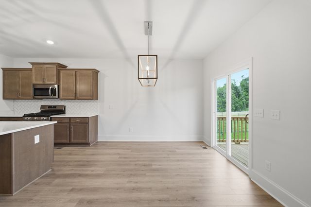 888 Joe Miller Dr, Hendersonville, TN 37075