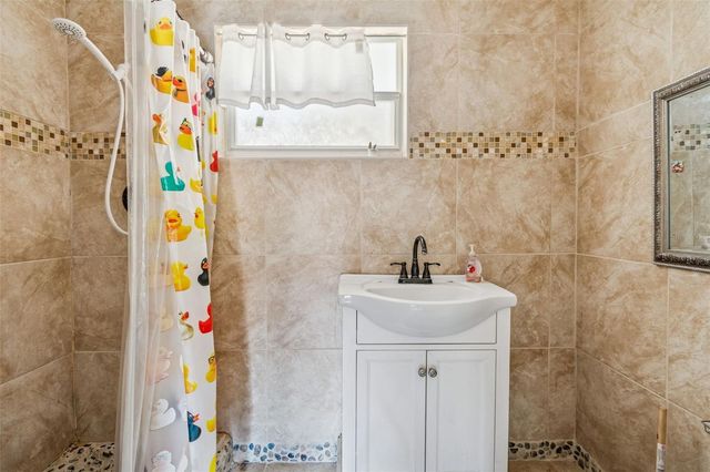 3716 N 35TH STREET, Tampa, FL 33610