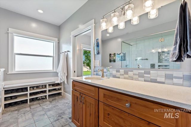 5410 W Beacon Light Rd, Eagle, ID 83616