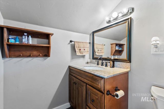 5410 W Beacon Light Rd, Eagle, ID 83616