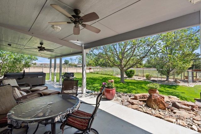 5410 W Beacon Light Rd, Eagle, ID 83616