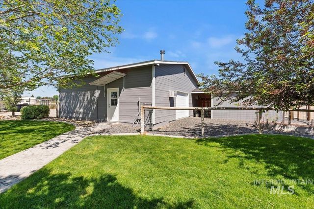 5410 W Beacon Light Rd, Eagle, ID 83616