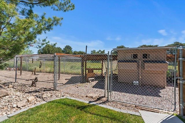 5410 W Beacon Light Rd, Eagle, ID 83616