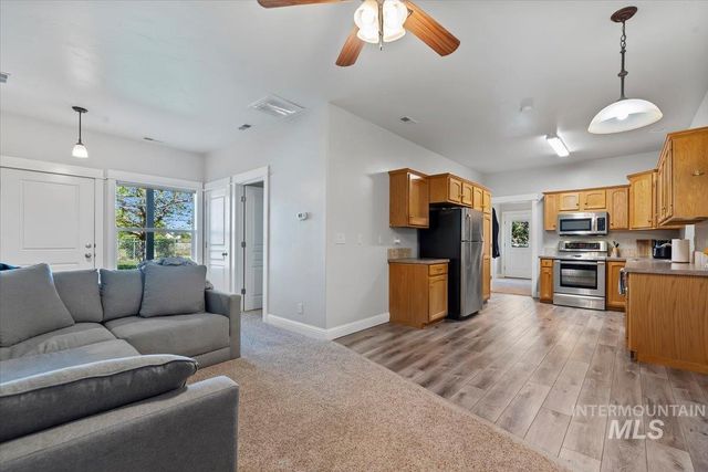 5410 W Beacon Light Rd, Eagle, ID 83616
