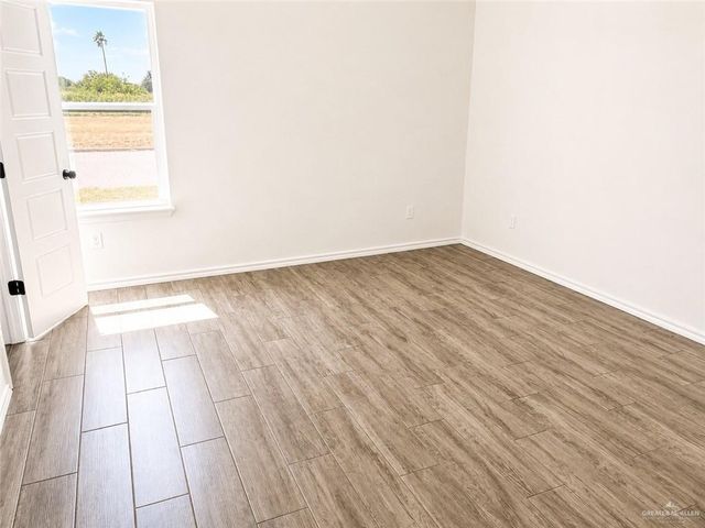 406 W Kohala Avenue, Mission, TX 78573