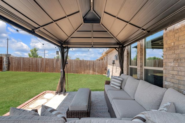11120 Ranchera Drive, Aubrey, TX 76227