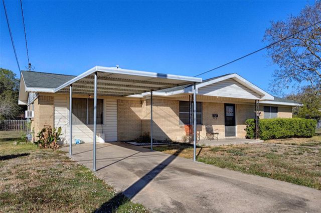 507 South Street, Schulenburg, TX 78956