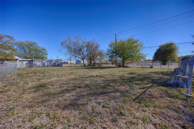 507 South Street, Schulenburg, TX 78956