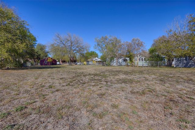 507 South Street, Schulenburg, TX 78956