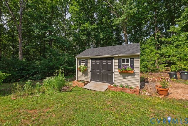 24601 Pear Orchard Rd, Moseley, VA 23120