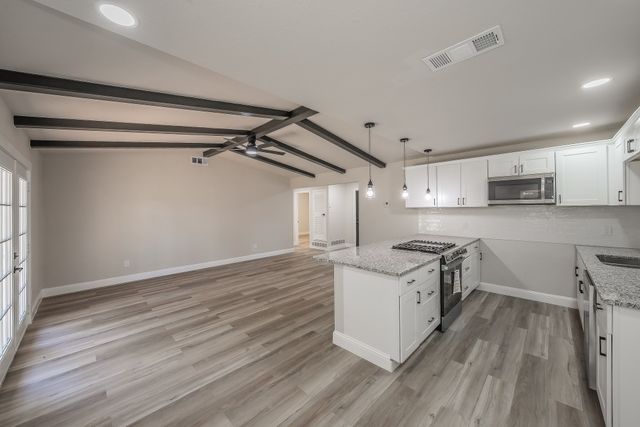 1006 N Ector Drive, Euless, TX 76039