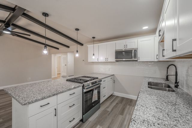 1006 N Ector Drive, Euless, TX 76039