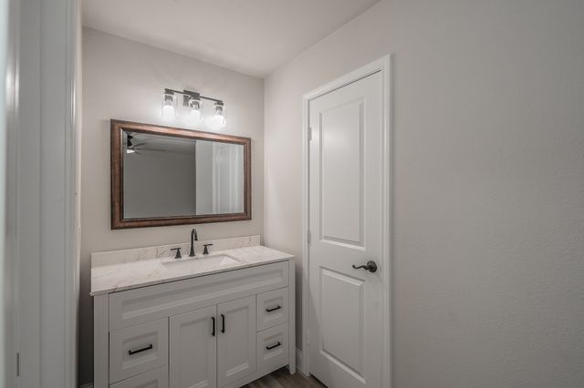 1006 N Ector Drive, Euless, TX 76039