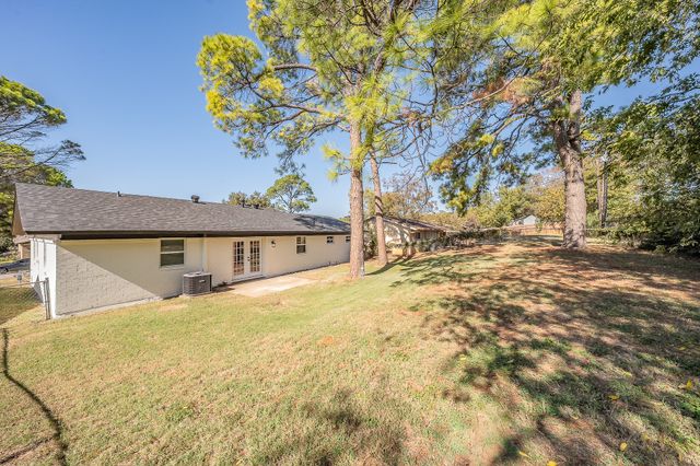 1006 N Ector Drive, Euless, TX 76039