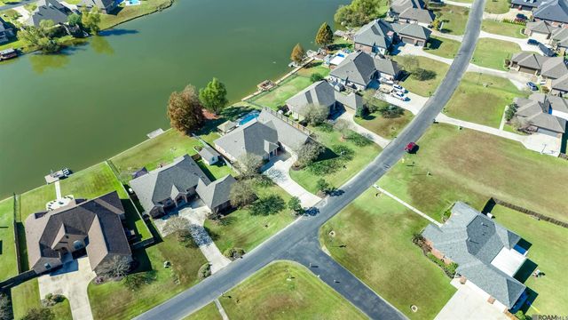 18167 Kenner Dr, Prairieville, LA 70769