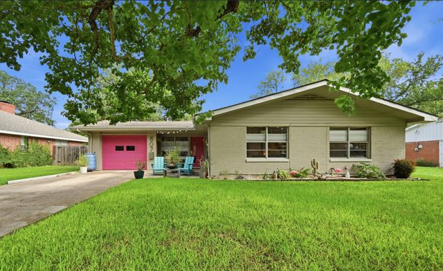 807 Campbell ST, Lockhart, TX 78644