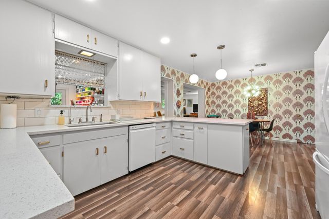 807 Campbell ST, Lockhart, TX 78644