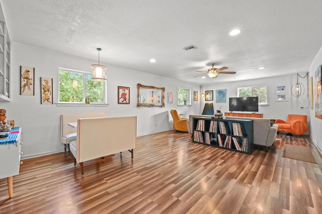 807 Campbell ST, Lockhart, TX 78644