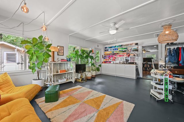 807 Campbell ST, Lockhart, TX 78644
