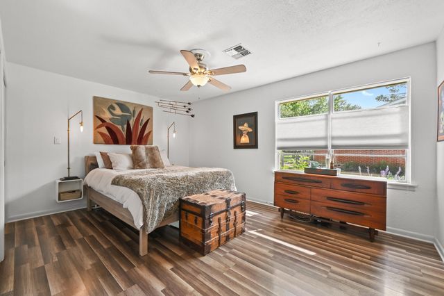 807 Campbell ST, Lockhart, TX 78644