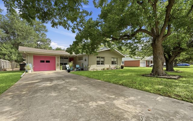 807 Campbell ST, Lockhart, TX 78644
