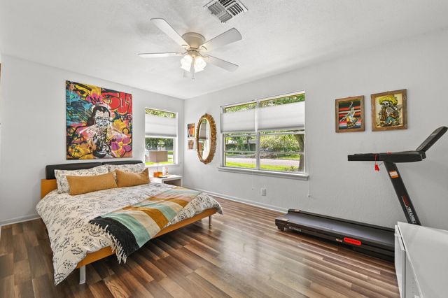 807 Campbell ST, Lockhart, TX 78644