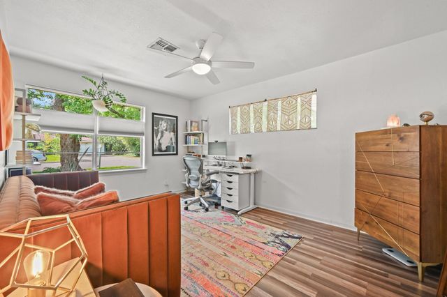807 Campbell ST, Lockhart, TX 78644