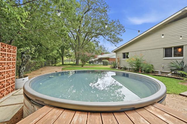 807 Campbell ST, Lockhart, TX 78644