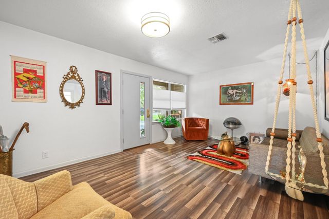 807 Campbell ST, Lockhart, TX 78644