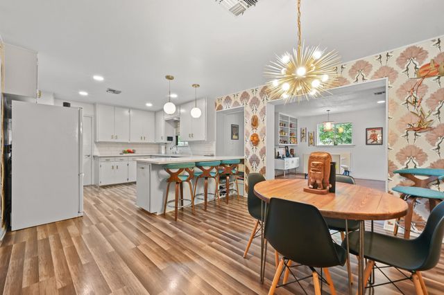 807 Campbell ST, Lockhart, TX 78644