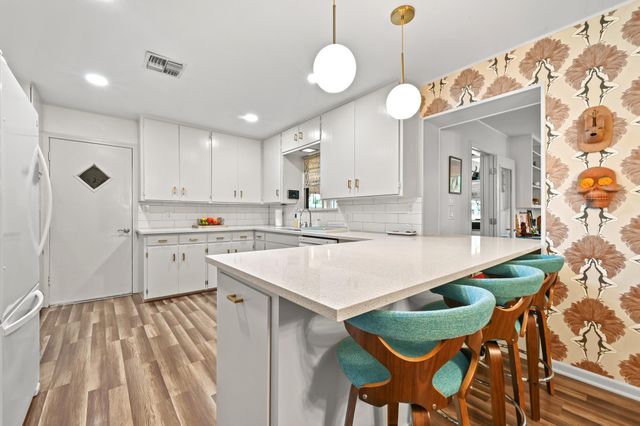 807 Campbell ST, Lockhart, TX 78644