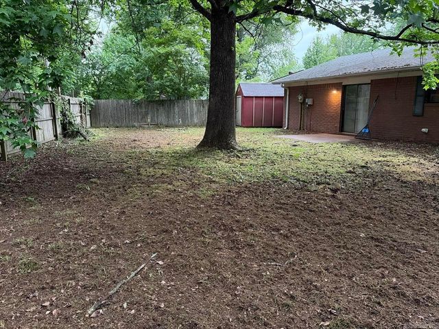 2112 E 14th Street, Russellville, AR 72802