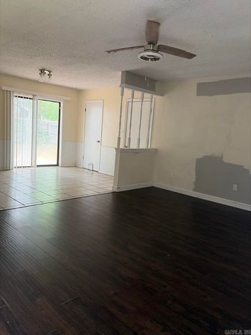 2112 E 14th Street, Russellville, AR 72802