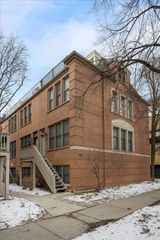 1960 N Seminary Avenue B, Chicago, IL 60614
