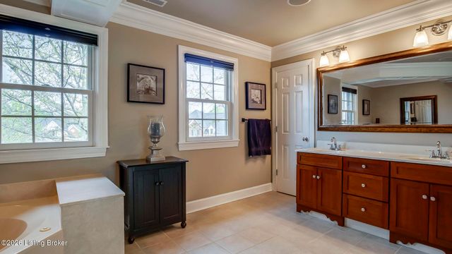 3116 Ridgemoor Ct, Prospect, KY 40059