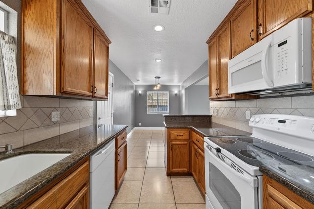 713 Albemarle Ave, Rio Linda, CA 95673