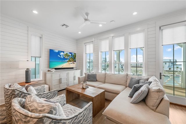 112 Neighborly Square, Port Aransas, TX 78373