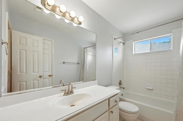 1215 Aylesbury Drive, Allen, TX 75002