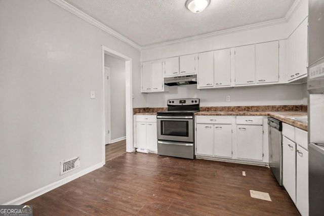 2120 Sandgate Circle, Atlanta, GA 30349