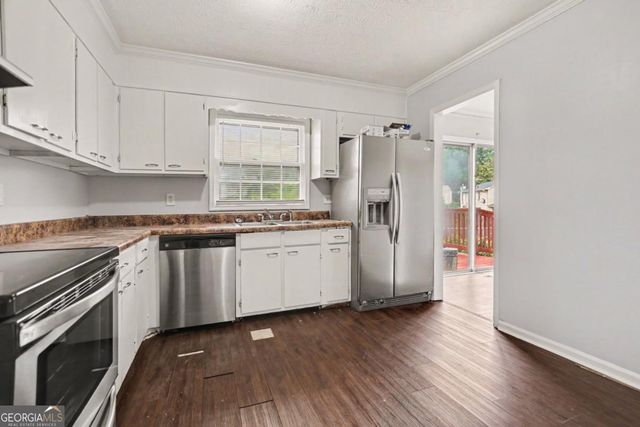 2120 Sandgate Circle, Atlanta, GA 30349