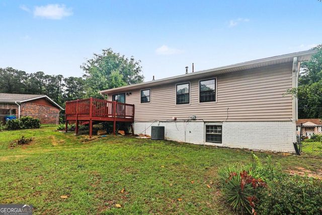2120 Sandgate Circle, Atlanta, GA 30349