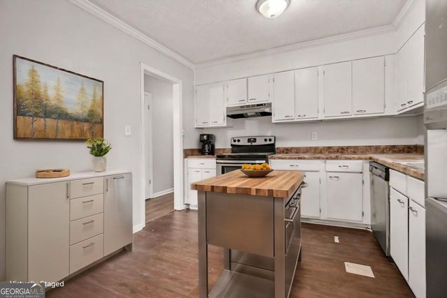2120 Sandgate Circle, Atlanta, GA 30349