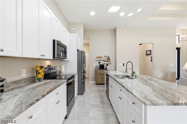1813 NW 37th PL, Cape Coral, FL 33993