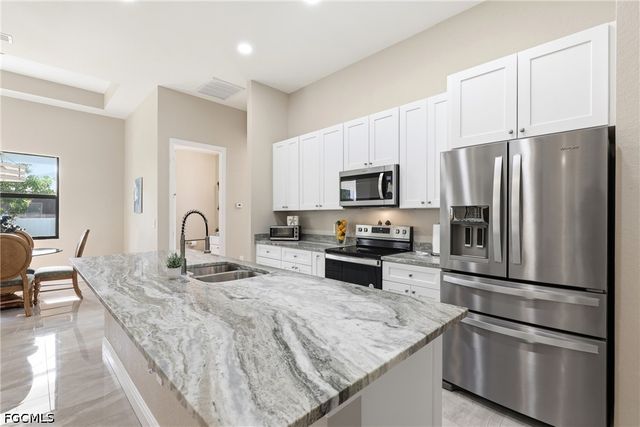 1813 NW 37th PL, Cape Coral, FL 33993