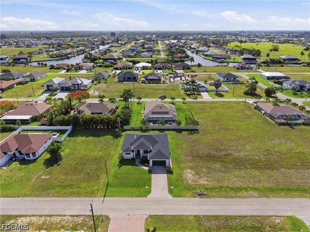 1813 NW 37th PL, Cape Coral, FL 33993