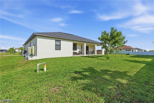1813 NW 37th PL, Cape Coral, FL 33993