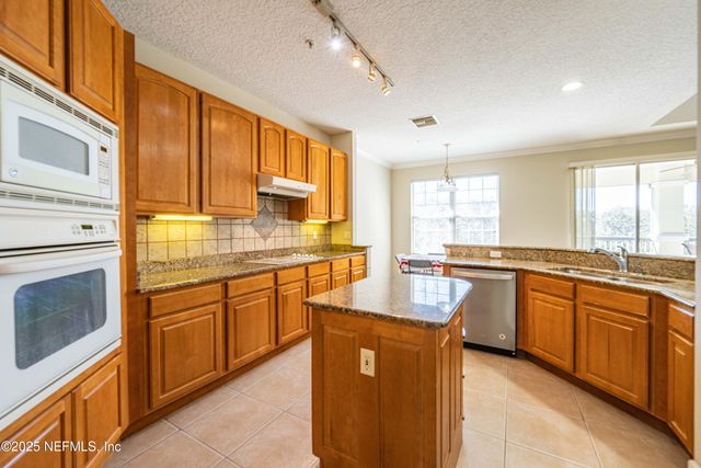 215 OCEAN GRANDE Drive PH3, Ponte Vedra Beach, FL 32082