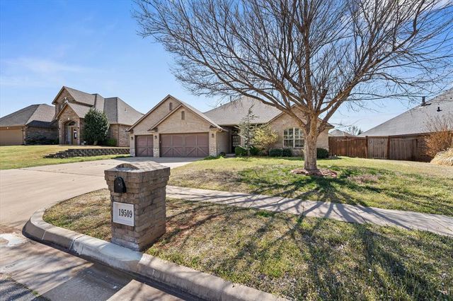 19509 Crest Ridge Drive, Edmond, OK 73012
