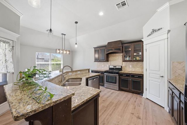 19509 Crest Ridge Drive, Edmond, OK 73012